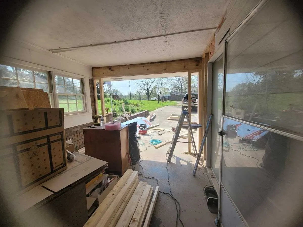 Air movers and dehumidifier for Water Mitigation Services in Pike Creek Valley